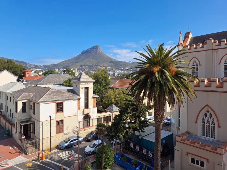 1 Bedroom Property for Sale in Gardens Western Cape